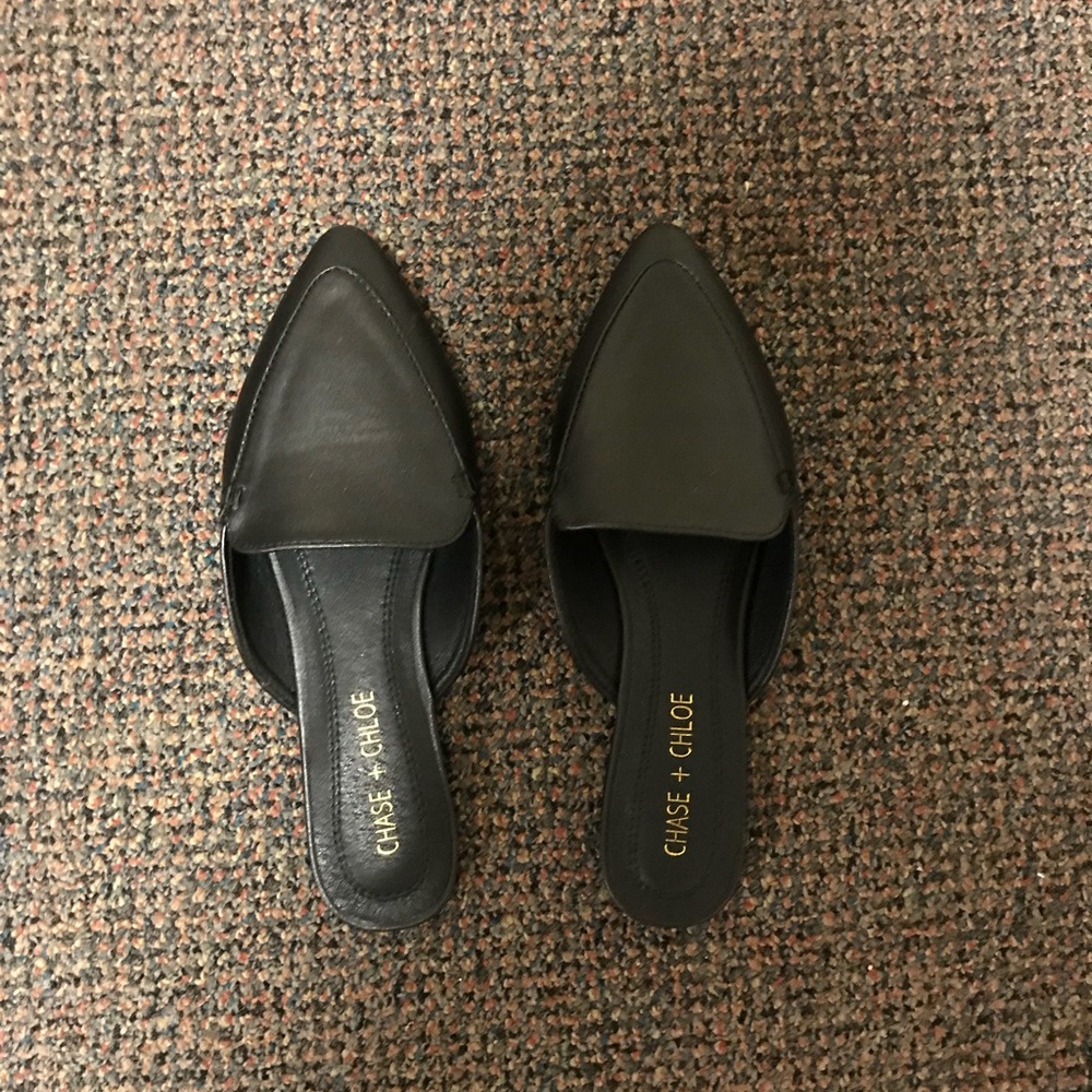 Chase + Chloe pointed toe black mules